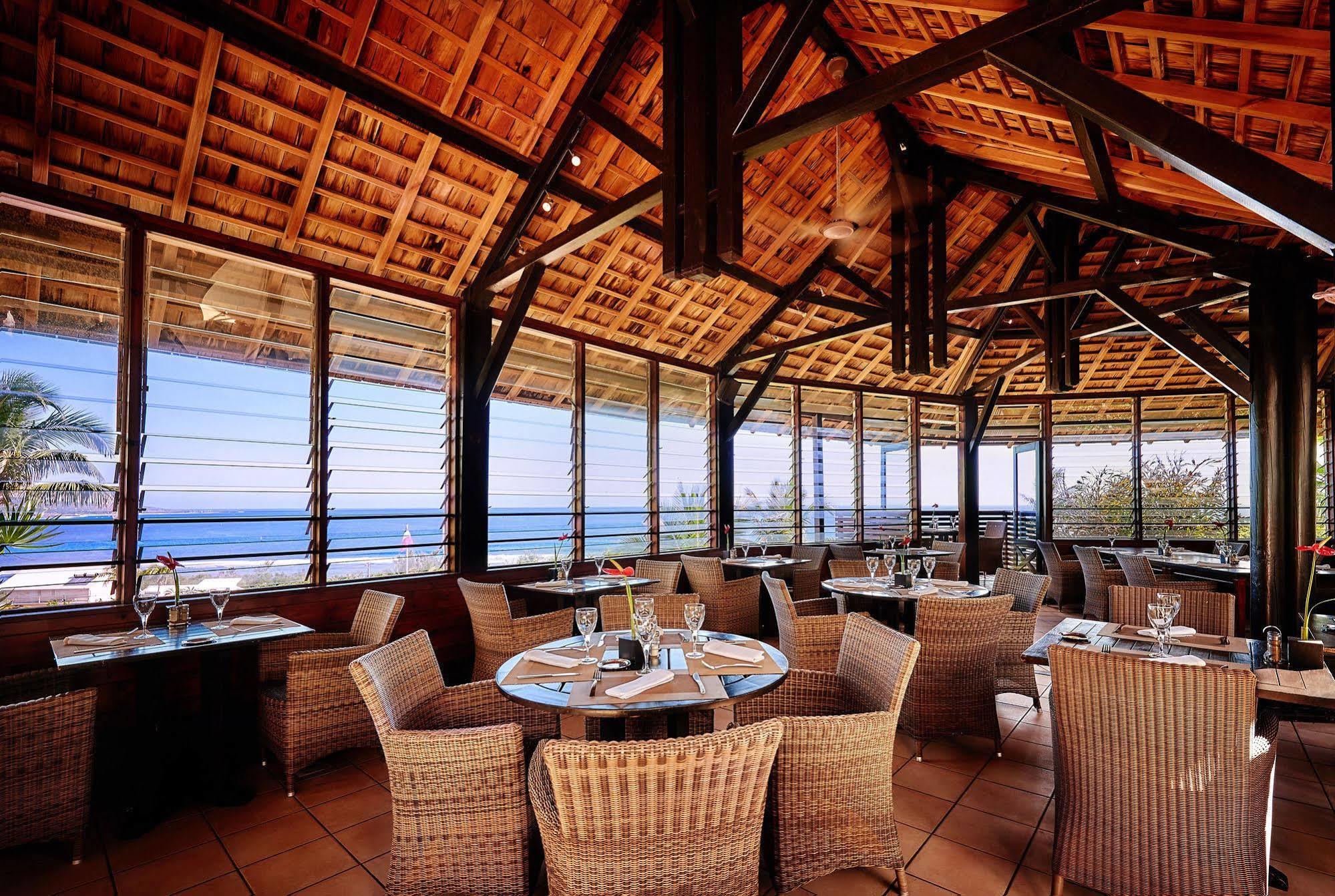 Iloha Seaview Hotel Сен-Ле Екстер'єр фото